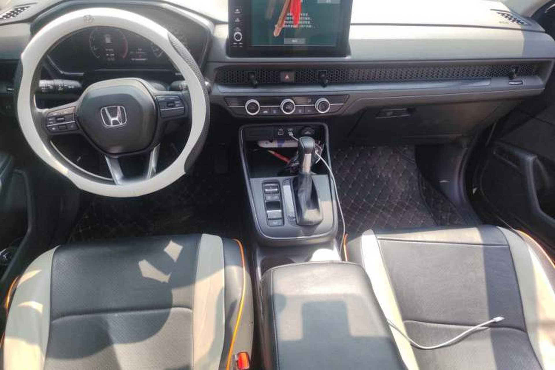 Used Honda CR-V 2024 240TURBO Two-Wheel-Drive Active Version 5 Seats Center Console