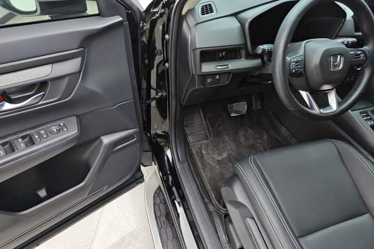 Used Honda CR-V 2024 240TURBO Two-Wheel-Drive Active Version 5 Seats Driver Seat