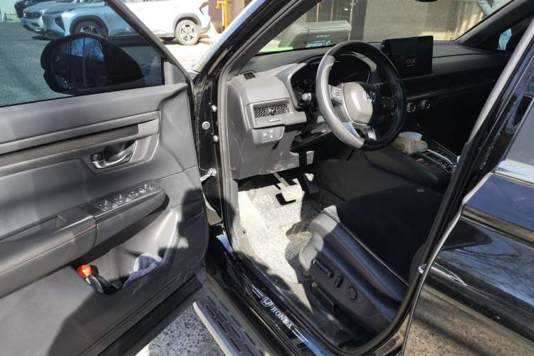 Used Honda CR-V 2024 2.0L eHEV Two-Wheel Drive Smart Edition Driver Seat