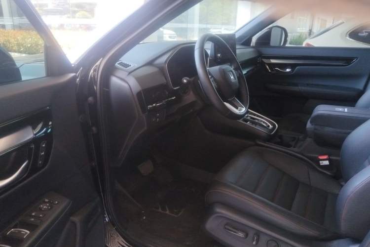 Used Honda CR-V 2024 2.0L eHEV Two-Wheel Drive Smart Edition Driver Seat