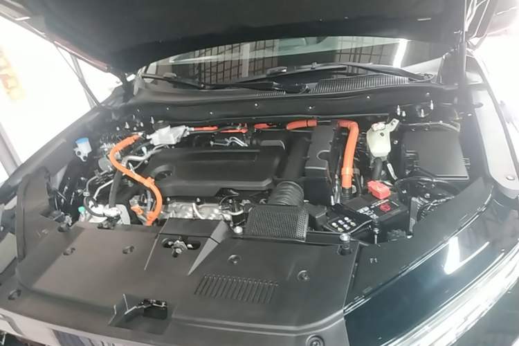 Used Honda CR-V 2024 2.0L eHEV Two-Wheel Drive Smart Edition Engine Bay