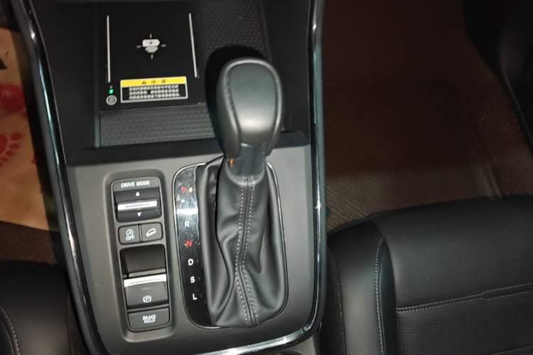Used Honda CR-V 2024 240TURBO Two-Wheel-Drive FENGSHANG Edition 5 Seats Gear Lever