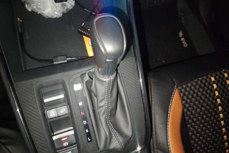 Used Honda CR-V 2024 240TURBO Two-Wheel-Drive FENGSHANG Edition 5 Seats Gear Lever