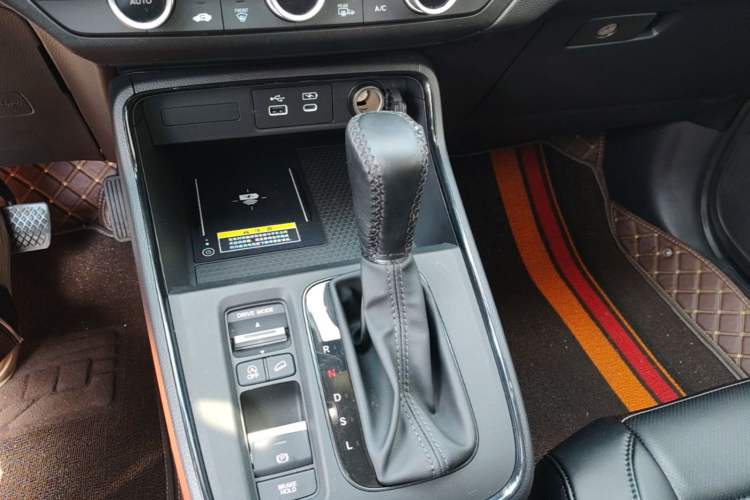 Used Honda CR-V 2024 240TURBO Two-Wheel-Drive FENGSHANG Edition 5 Seats Gear Lever