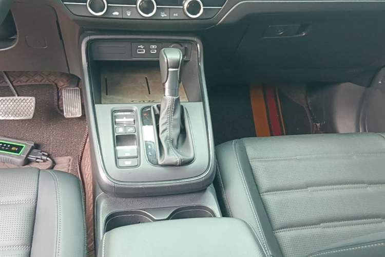 Used Honda CR-V 2024 240TURBO Two-Wheel-Drive FENGSHANG Edition 5 Seats Gear Lever
