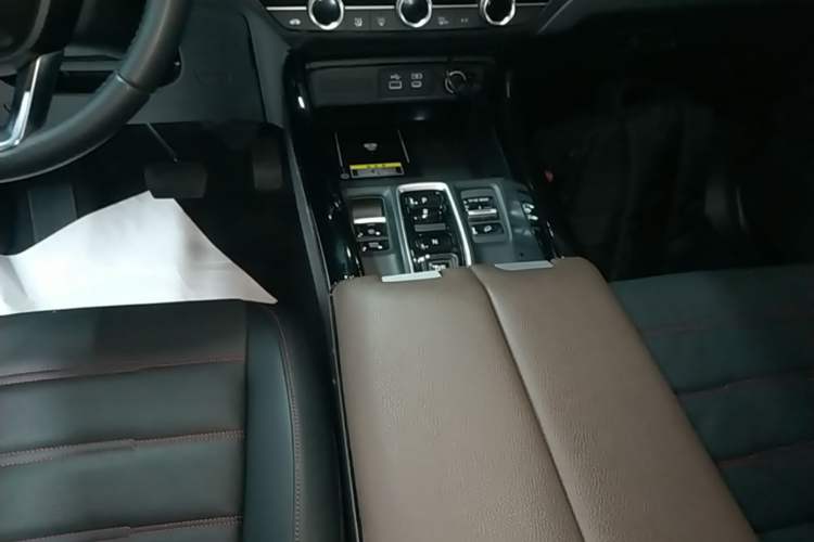Used Honda CR-V 2024 2.0L eHEV Two-Wheel Drive Smart Edition Gear Lever