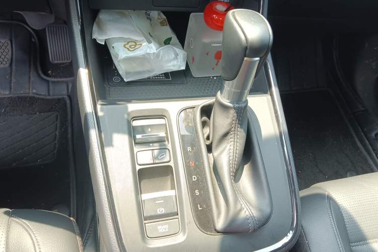 Used Honda CR-V 2024 240TURBO Two-Wheel-Drive FENGSHANG Edition 5 Seats Gear Lever