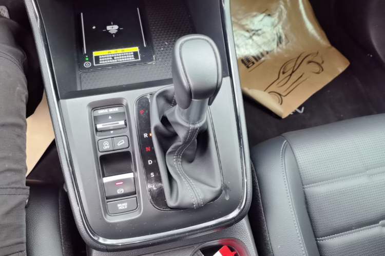Used Honda CR-V 2024 240TURBO Two-Wheel-Drive FENGSHANG Edition 7 Seats Gear Lever