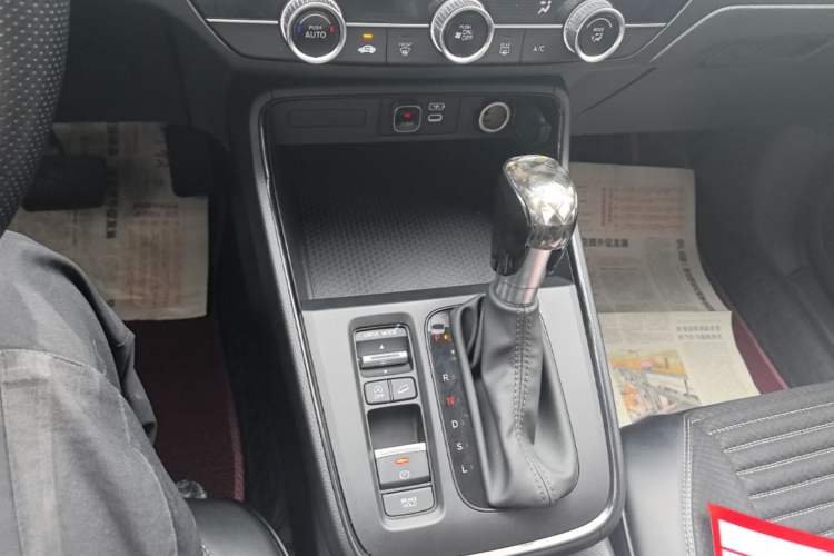 Used Honda CR-V 2024 240TURBO Two-Wheel-Drive Active Version 5 Seats Gear Lever
