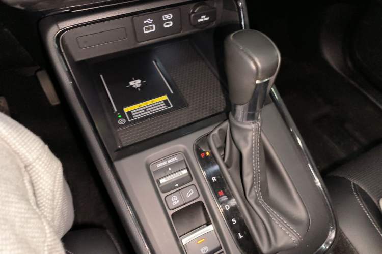 Used Honda CR-V 2024 240TURBO Two-Wheel-Drive FENGSHANG Edition 5 Seats Gear Lever
