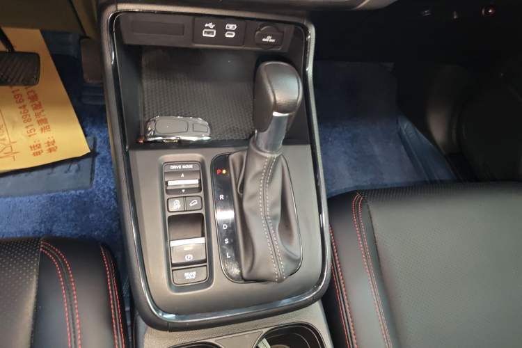 Used Honda CR-V 2024 240TURBO Two-Wheel-Drive Active Version 5 Seats Gear Lever