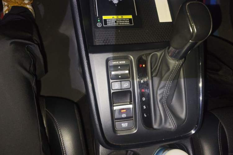 Used Honda CR-V 2024 240TURBO Two-Wheel-Drive FENGSHANG Edition 5 Seats Gear Lever