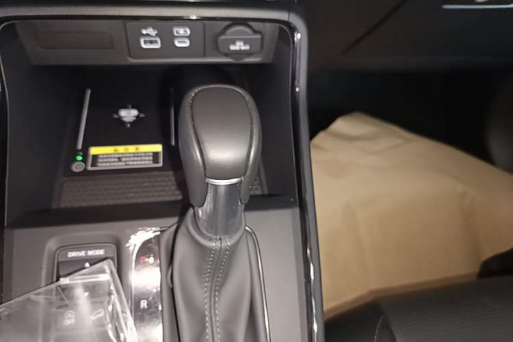 Used Honda CR-V 2024 240TURBO Two-Wheel-Drive FENGSHANG Edition 5 Seats Gear Lever