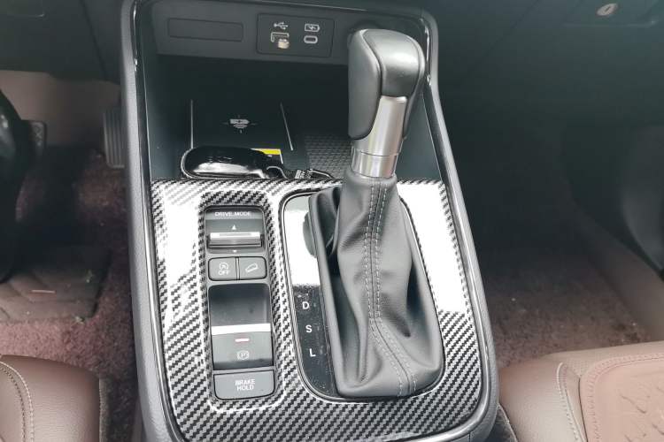 Used Honda CR-V 2024 240TURBO Two-Wheel Drive Smart Edition 5 Seats Gear Lever