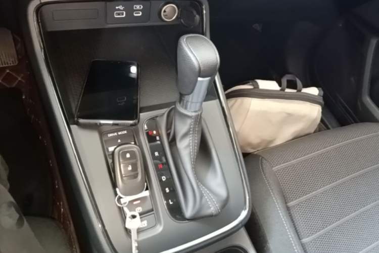 Used Honda CR-V 2024 240TURBO Two-Wheel-Drive Active Version 5 Seats Gear Lever
