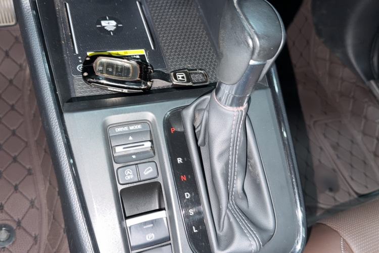 Used Honda CR-V 2024 240TURBO Two-Wheel Drive Smart Edition 5 Seats Gear Lever