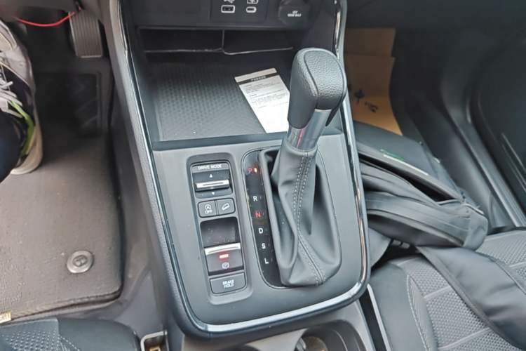 Used Honda CR-V 2024 240TURBO Two-Wheel-Drive Active Version 5 Seats Gear Lever