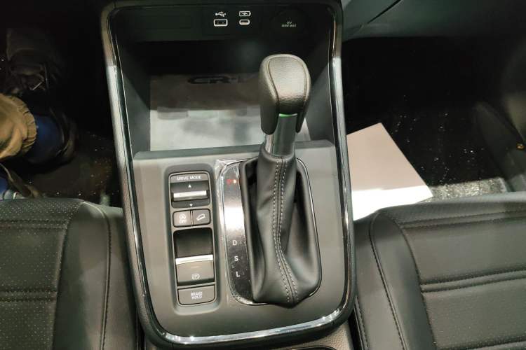 Used Honda CR-V 2024 240TURBO Two-Wheel-Drive Active Version 5 Seats Gear Lever