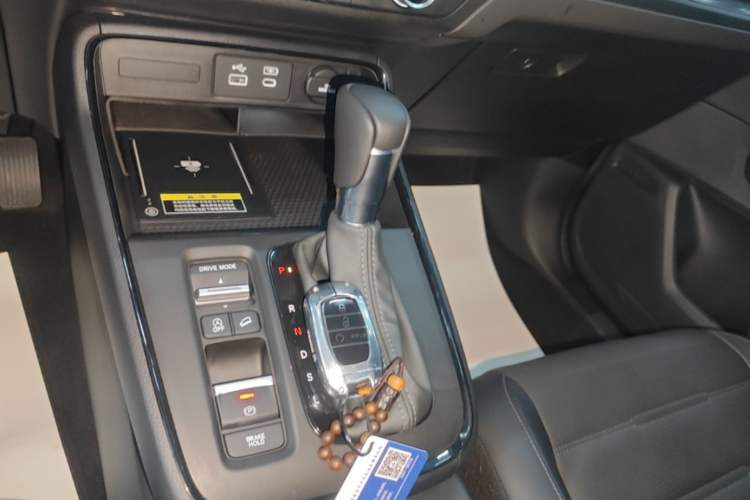 Used Honda CR-V 2024 240TURBO Two-Wheel Drive Smart Edition 5 Seats Gear Lever