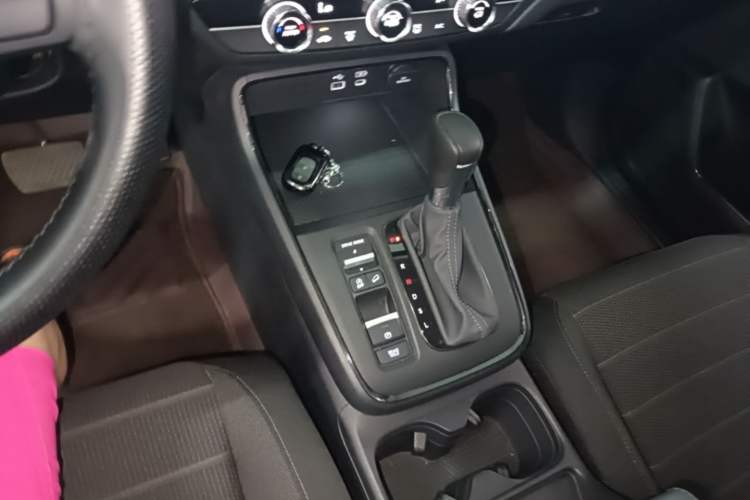 Used Honda CR-V 2024 240TURBO Two-Wheel-Drive Active Version 5 Seats Gear Lever