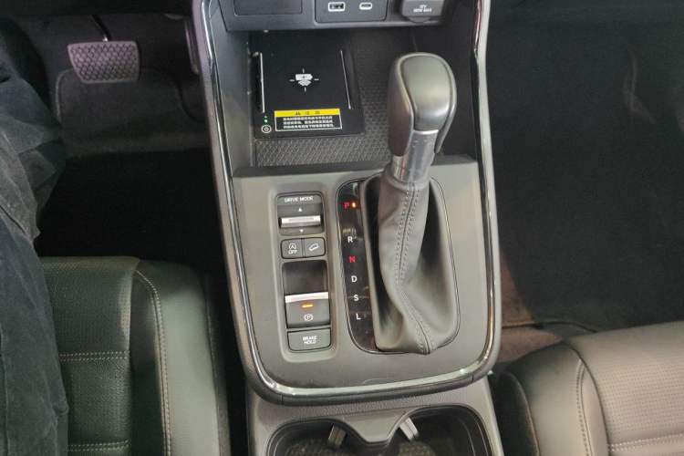 Used Honda CR-V 2024 240TURBO Two-Wheel-Drive FENGSHANG Edition 5 Seats Gear Lever