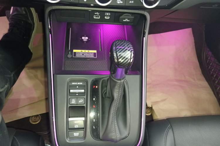 Used Honda CR-V 2024 240TURBO Two-Wheel Drive Smart Edition 5 Seats Gear Lever