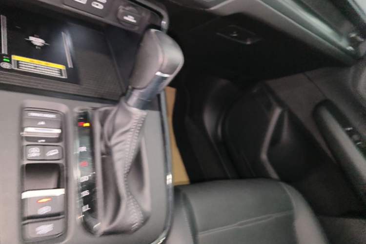 Used Honda CR-V 2024 240TURBO Two-Wheel-Drive FENGSHANG Edition 5 Seats Gear Lever