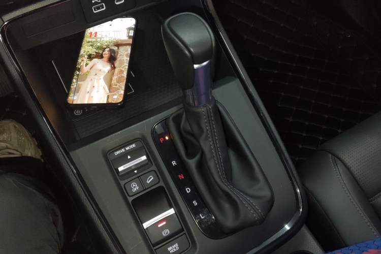 Used Honda CR-V 2024 240TURBO Two-Wheel-Drive FENGSHANG Edition 5 Seats Gear Lever