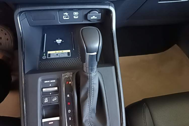 Used Honda CR-V 2024 240TURBO Two-Wheel-Drive FENGSHANG Edition 5 Seats Gear Lever