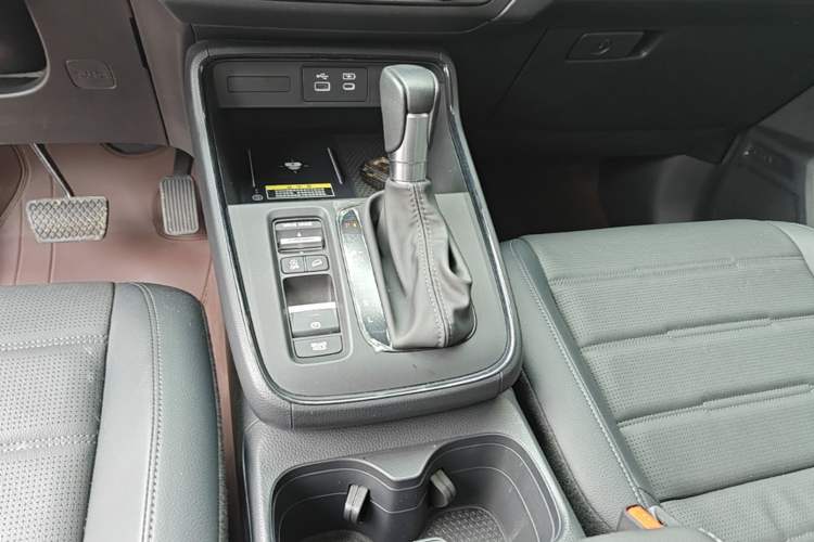Used Honda CR-V 2024 240TURBO Two-Wheel-Drive FENGSHANG Edition 5 Seats Gear Lever