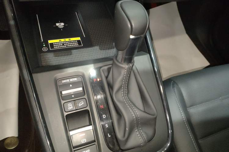 Used Honda CR-V 2024 240TURBO Two-Wheel-Drive FENGSHANG Edition 5 Seats Gear Lever