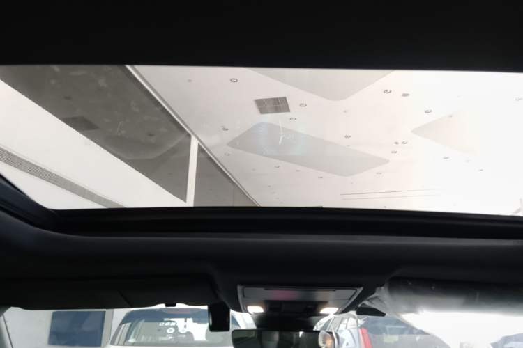 Used Honda CR-V 2024 2.0L eHEV Two-Wheel Drive Smart Edition Headliner