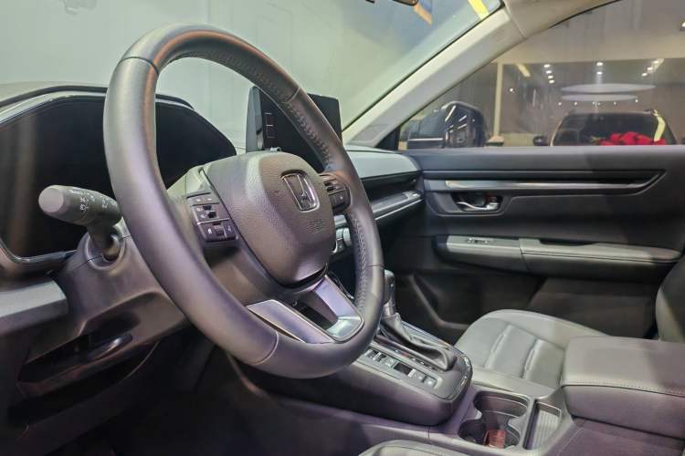 Used Honda CR-V 2024 240TURBO Two-Wheel-Drive Active Version 5 Seats Interior 2