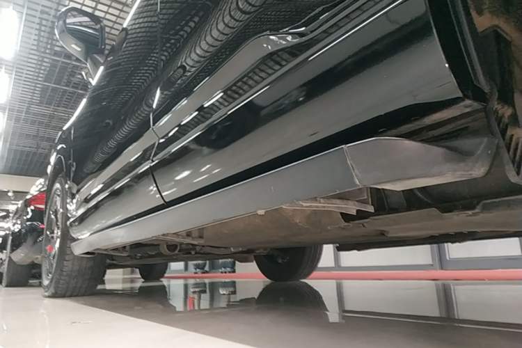 Used Honda CR-V 2024 2.0L eHEV Two-Wheel Drive Smart Edition Left Side Sill
