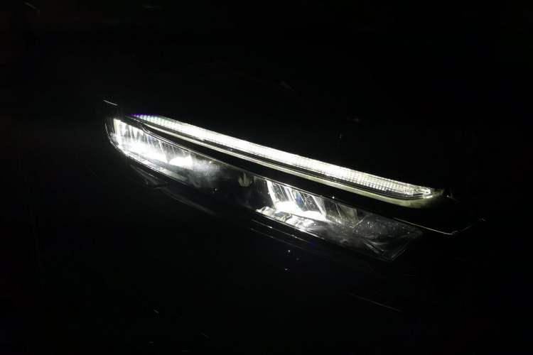 Used Honda CR-V 2024 2.0L eHEV Two-Wheel Drive Smart Edition Right Front Headlight