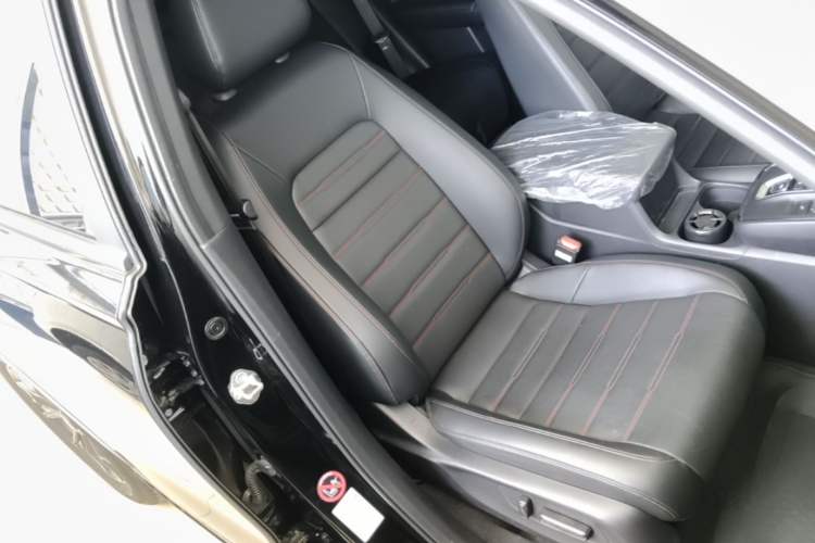 Used Honda CR-V 2024 2.0L eHEV Two-Wheel Drive Smart Edition Right Front Seat