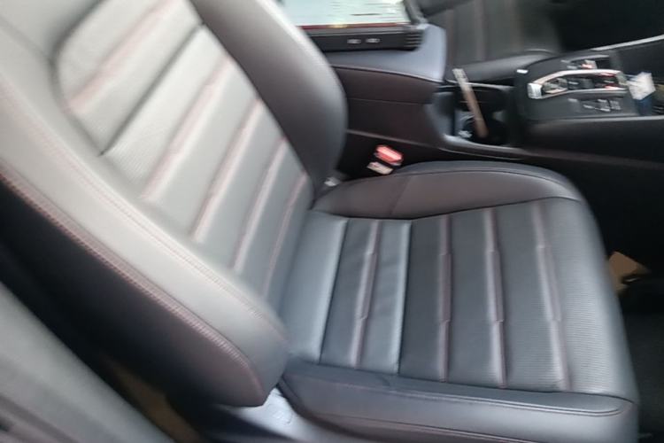 Used Honda CR-V 2024 2.0L eHEV Two-Wheel Drive Smart Edition Right Front Seat