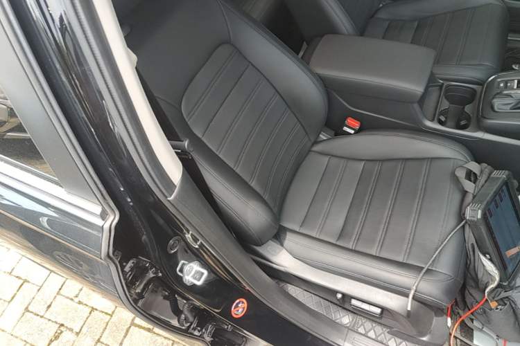 Used Honda CR-V 2024 240TURBO Two-Wheel-Drive Active Version 5 Seats Right Front Seat