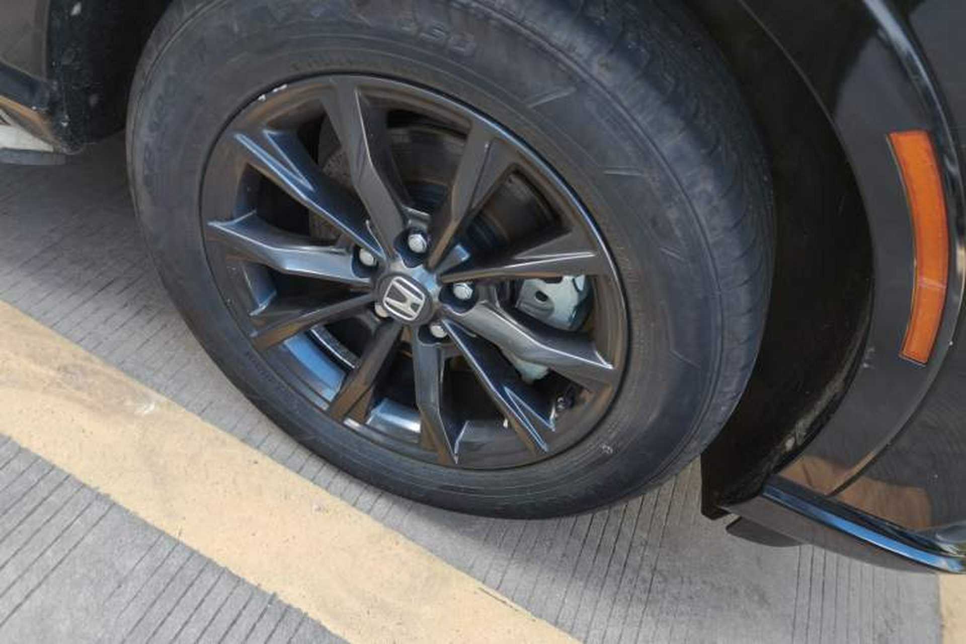 Used Honda CR-V 2024 2.0L eHEV Two-Wheel Drive Smart Edition Right Front Wheel Hub