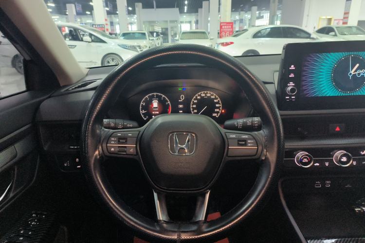 Used Honda CR-V 2024 240TURBO Two-Wheel-Drive Active Version 5 Seats Steering Wheel