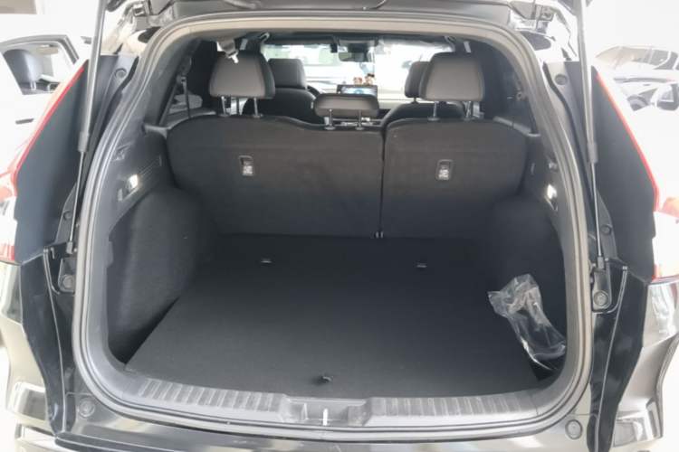 Used Honda CR-V 2024 2.0L eHEV Two-Wheel Drive Smart Edition Trunk