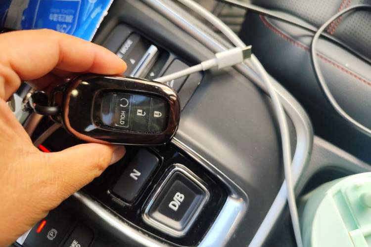 Used Honda CR-V 2024 2.0L eHEV Two-Wheel Drive Smart Edition Vehicle Key