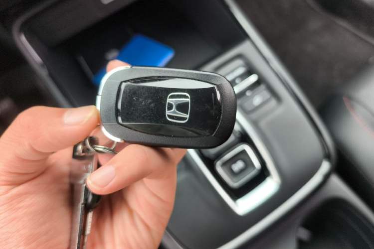 Used Honda CR-V 2024 2.0L eHEV Two-Wheel Drive Smart Edition Vehicle Key