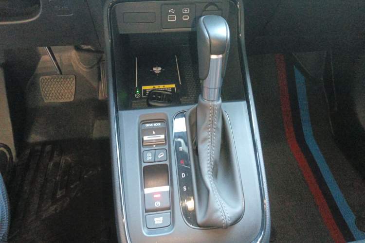 Used Honda CR-V 2024 240TURBO Two-Wheel-Drive FENGSHANG Edition 5 Seats Gear Lever