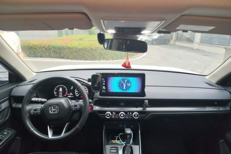 Used Honda CR-V 2024 240TURBO Two-Wheel-Drive FENGSHANG Edition 5 Seats Center Console