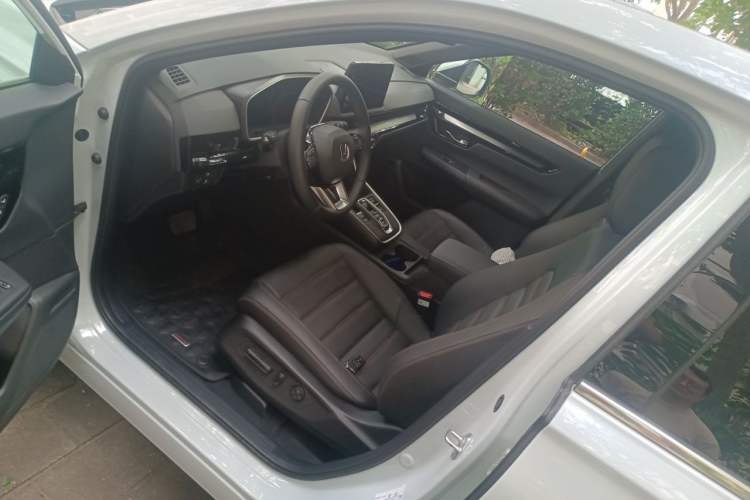 Used Honda CR-V 2024 2.0L eHEV Two-Wheel Drive Smart Edition Driver Seat