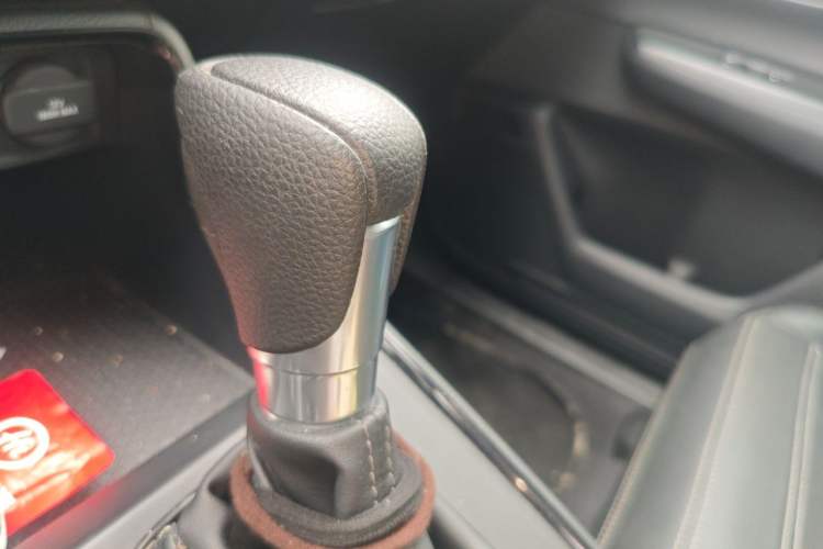 Used Honda CR-V 2024 240TURBO Two-Wheel-Drive Active Version 5 Seats Gear Lever