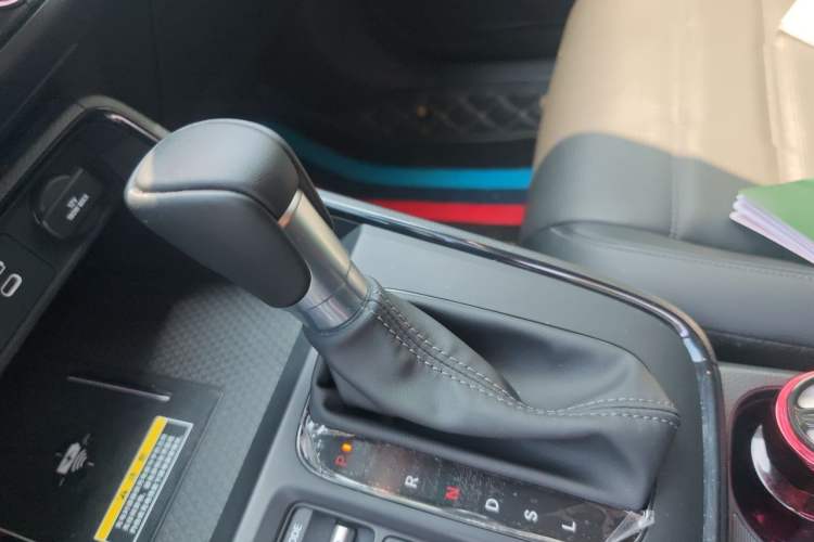 Used Honda CR-V 2024 240TURBO Two-Wheel-Drive FENGSHANG Edition 5 Seats Gear Lever