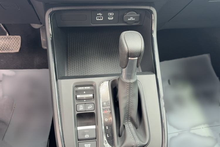 Used Honda CR-V 2024 240TURBO Two-Wheel-Drive Active Version 5 Seats Gear Lever