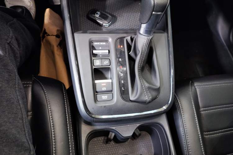 Used Honda CR-V 2024 240TURBO Two-Wheel-Drive Active Version 5 Seats Gear Lever